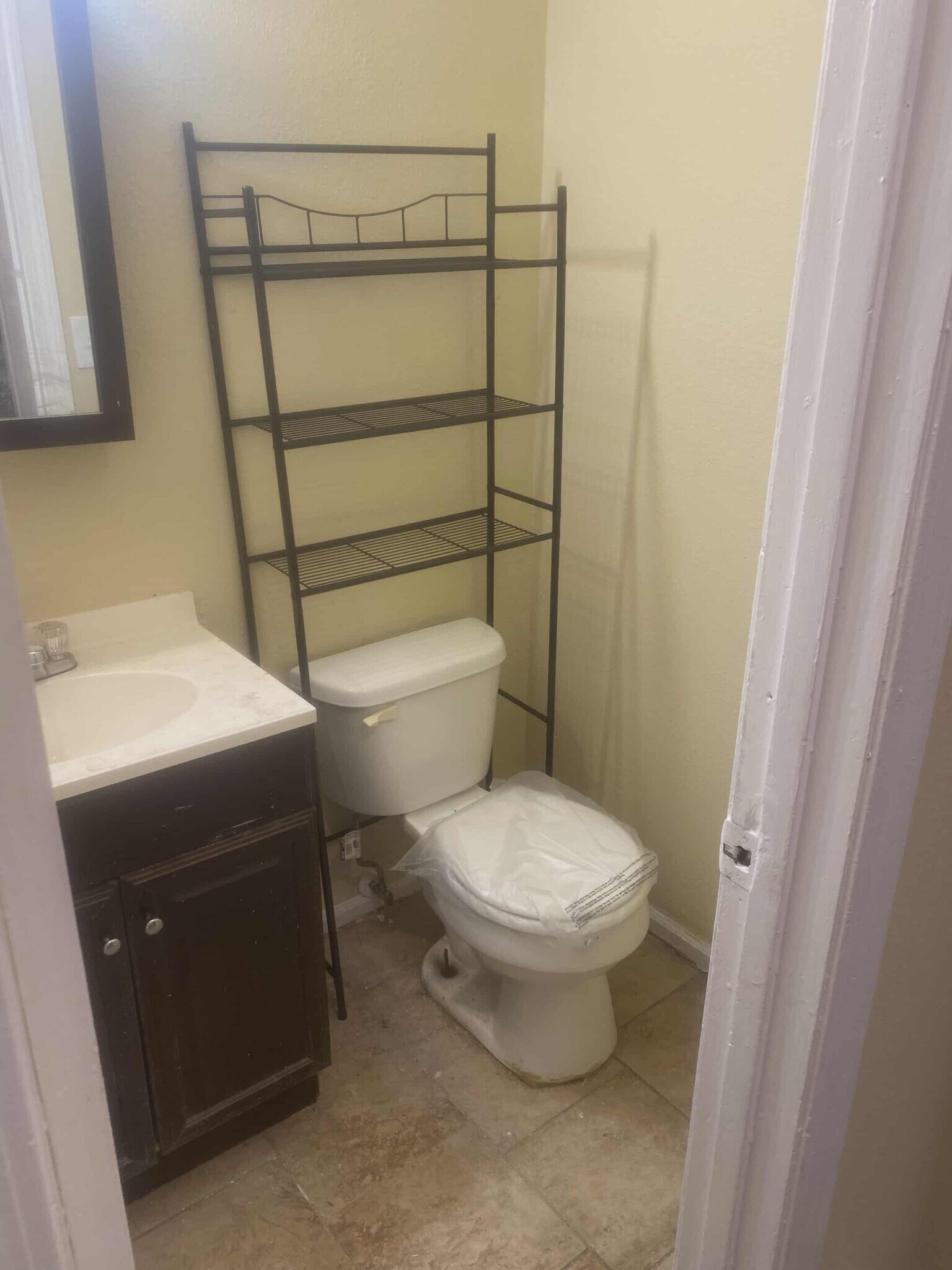 Building Photo - 95 W Mallory Ave