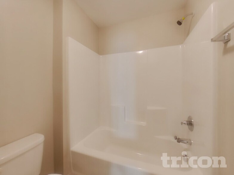 Building Photo - 250 Janney Cir