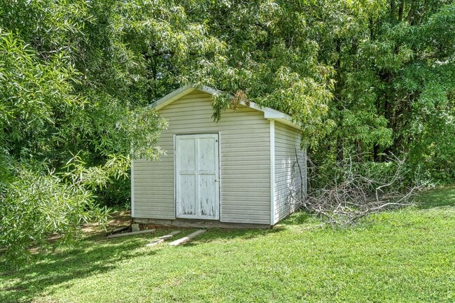 Building Photo - Adorable Home in Pleasant View- COMING SOON!