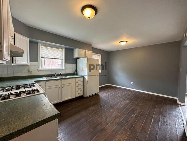 Building Photo - 1246 W 17th Ave