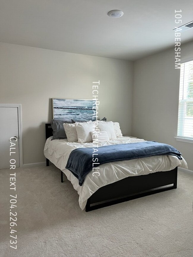 Building Photo - 105 Abersham-
