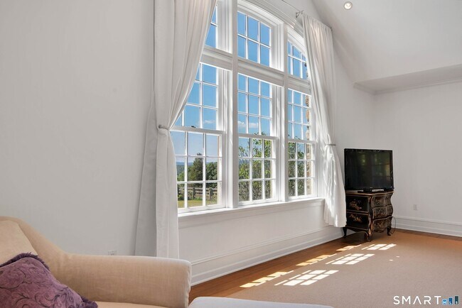 Building Photo - 55 Bishop Ln