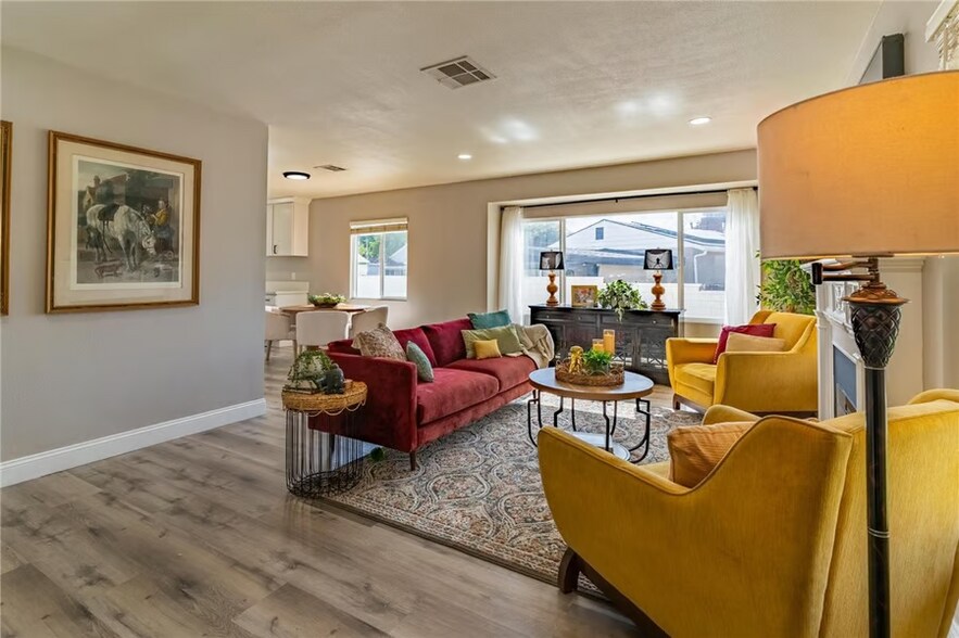 Building Photo - 1649 Crestview Ave