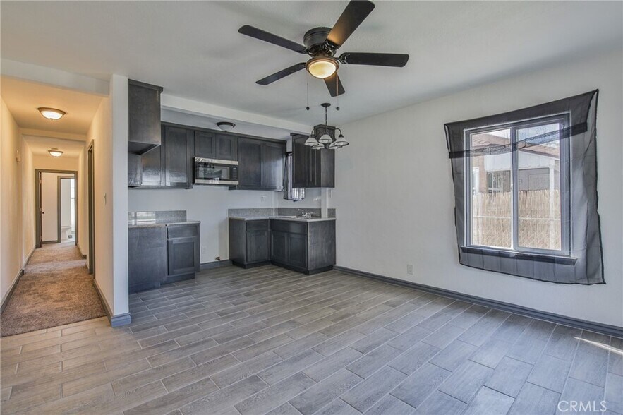 Living room view - 920 E 91st St
