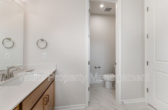 Building Photo - 514 Myrick Aly