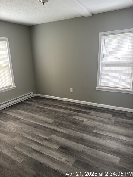 Building Photo - 463 Carvel Beach Rd
