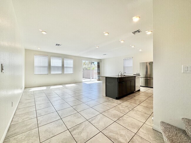 Building Photo - 4258 Tarim St