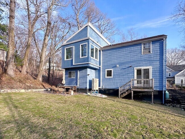 Building Photo - 27 Rockville Ave