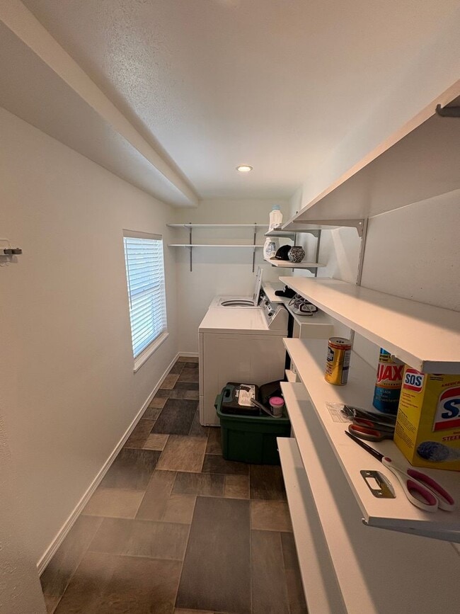 Building Photo - Home for Rent in Soap Lake