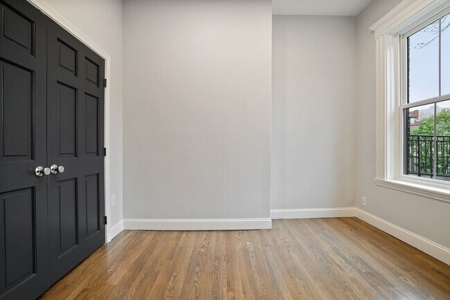 Building Photo - 512 Massachusetts Ave