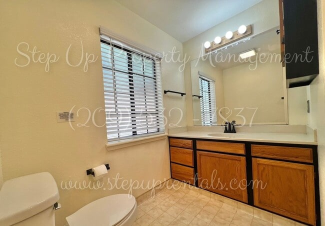 Building Photo - Cedar Ridge 3BR/3BA – Modern Amenities in ...