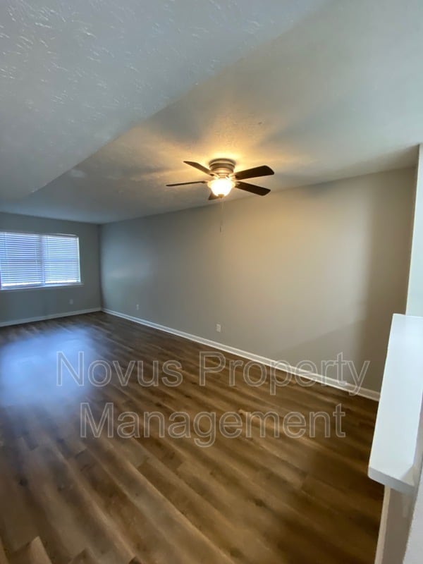 Building Photo - 619 South St