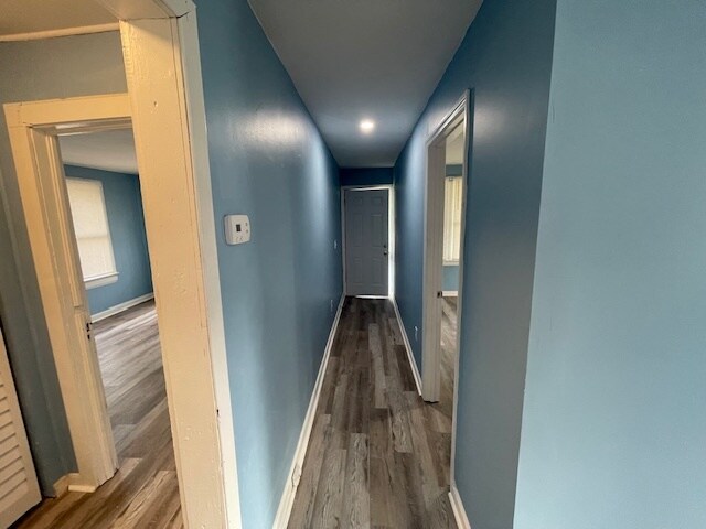 Building Photo - 250 Vernis Ave