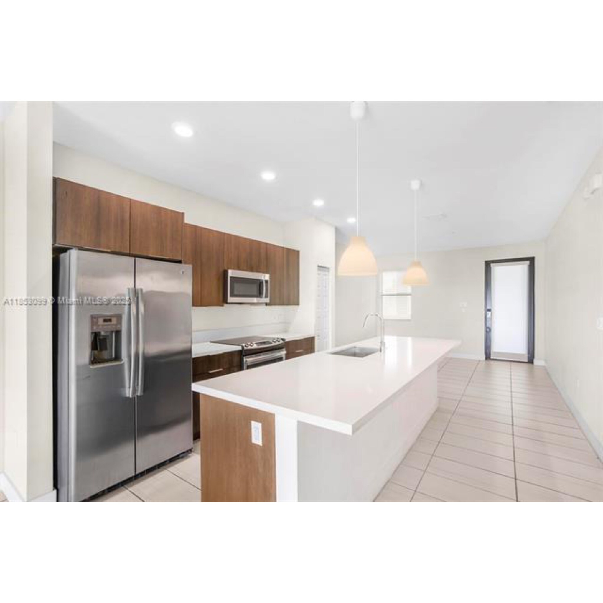 Building Photo - 7865 NW 104th Ave