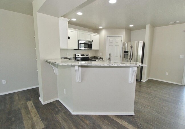 Building Photo - 769 S Beaver Creek Way