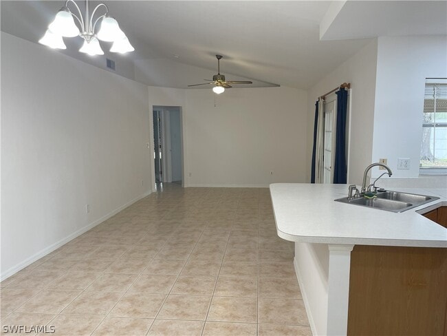 Building Photo - 9758 Country Oaks Dr