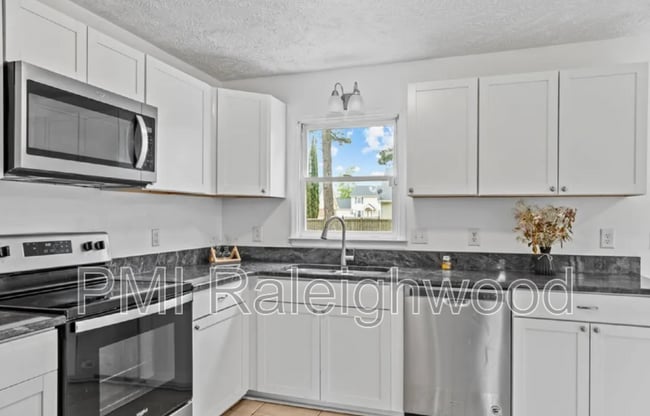 Building Photo - 1142 Blankshire Rd