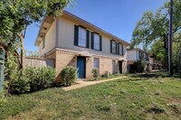 Building Photo - Spring Branch Townhome