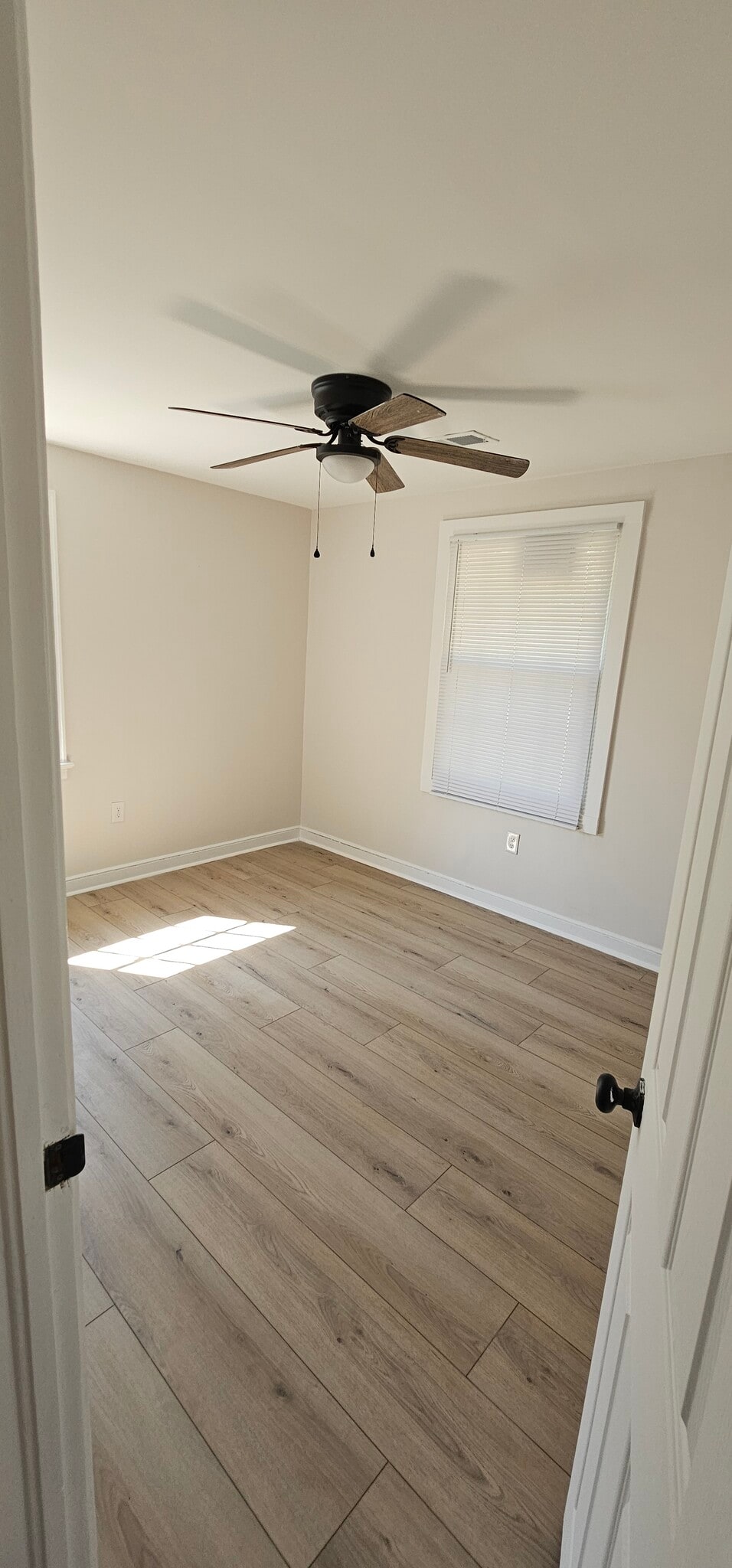 Building Photo - 3820 Montgomery Ave