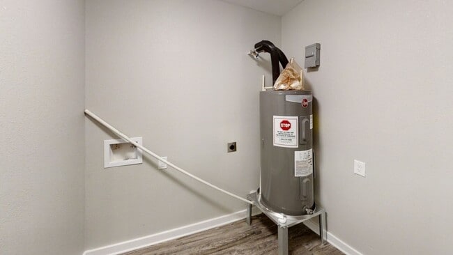 Building Photo - 5313 Chennault Rd