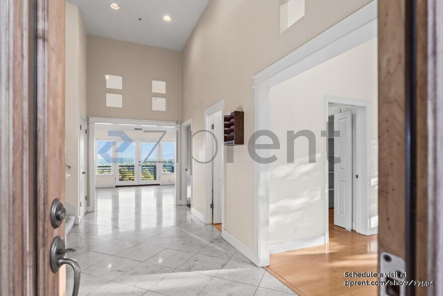 Building Photo - 135 Montalvo Rd