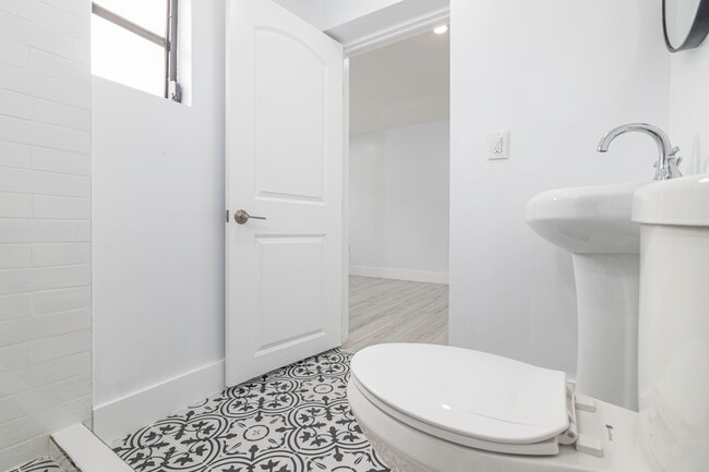 Building Photo - 1313 SW 37th Ave