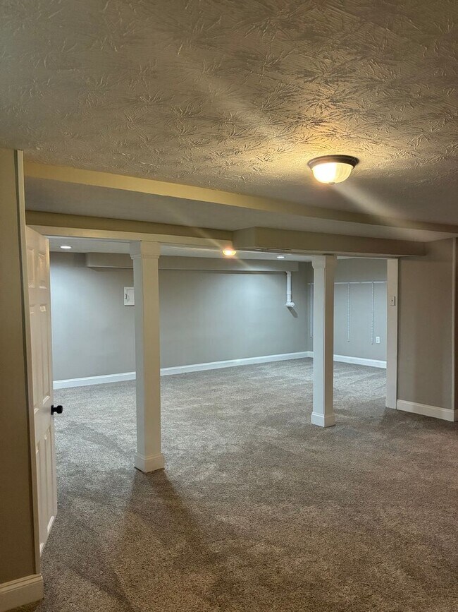 Building Photo - 964 Timberwood Dr