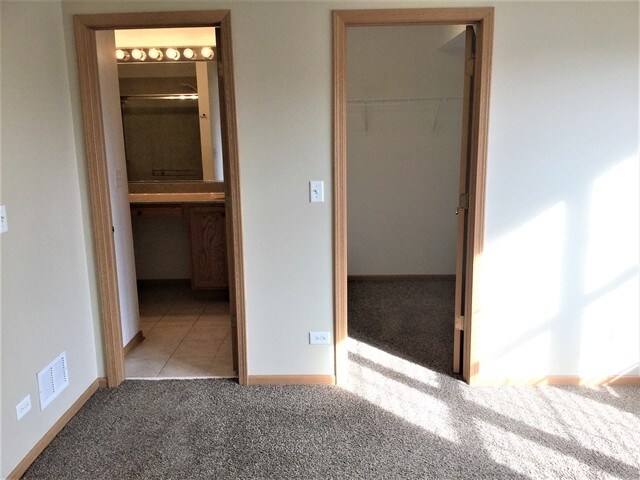 Building Photo - 746 Lancaster Drive