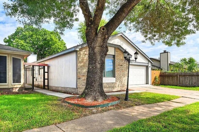 Building Photo - 12710 Hill Branch Dr
