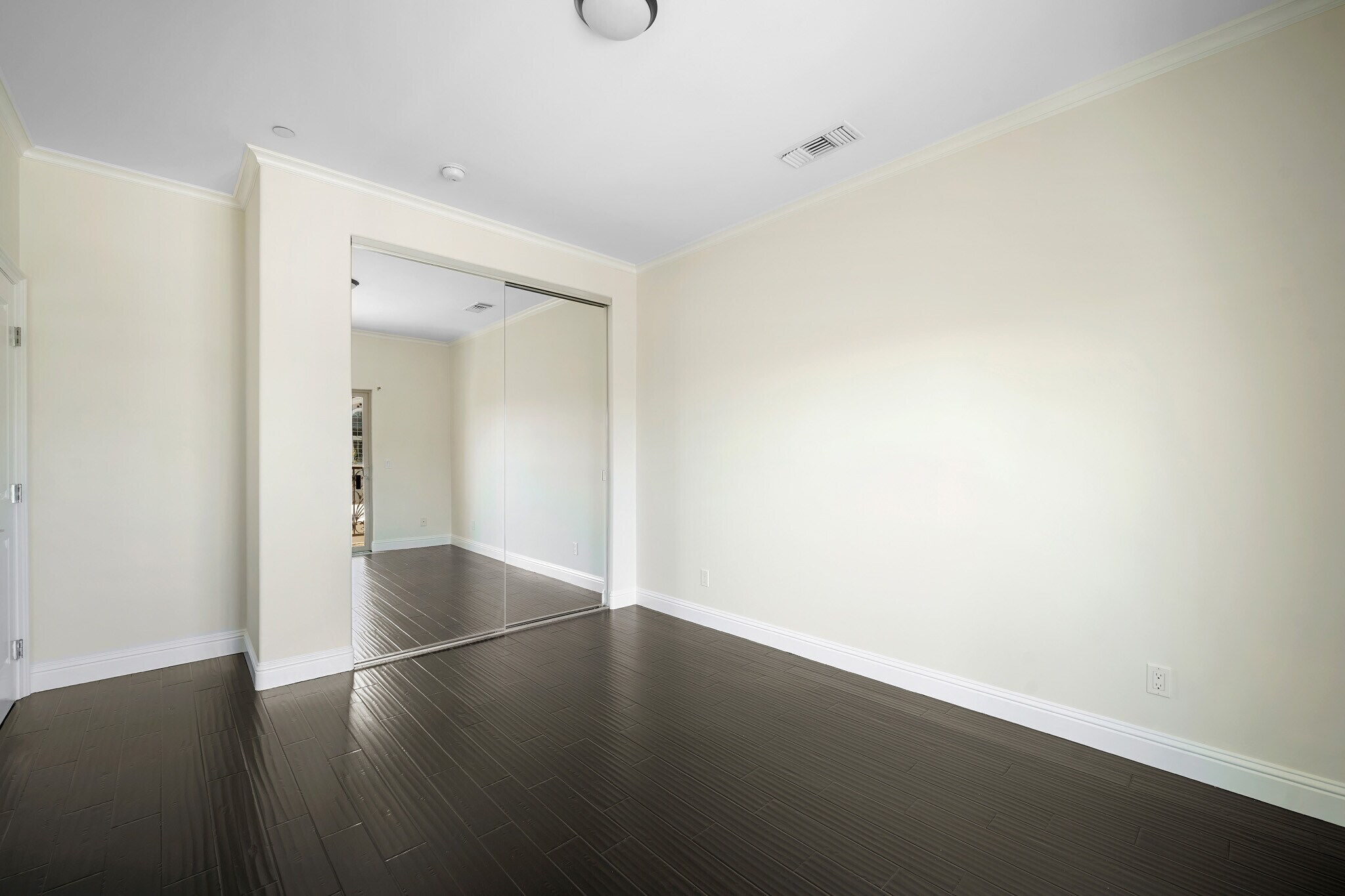 Building Photo - 750 E Orange Grove Ave