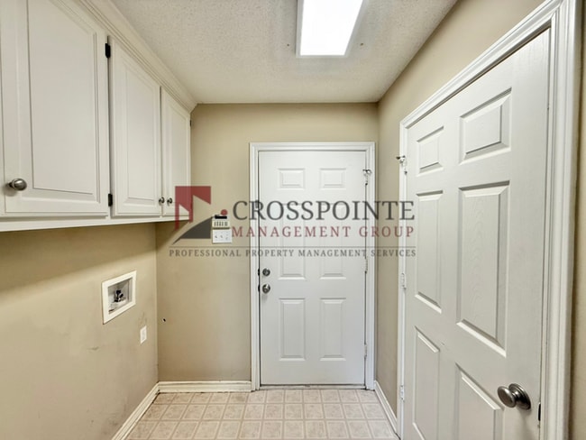 Building Photo - Tour Today! Charming 3-Bedroom, 2-Bath Home with Cozy Fireplace!