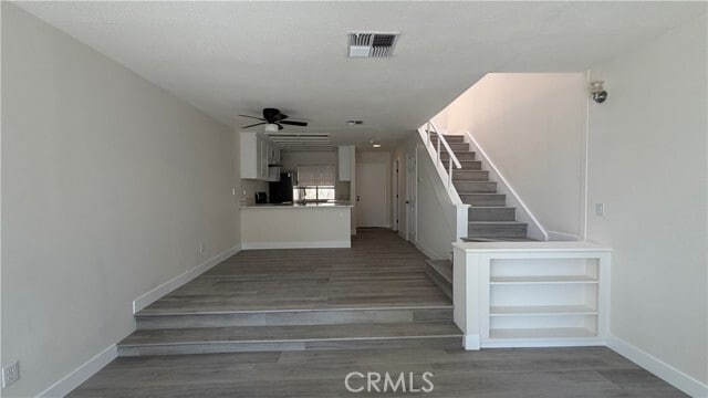 Building Photo - 20 Lakepines