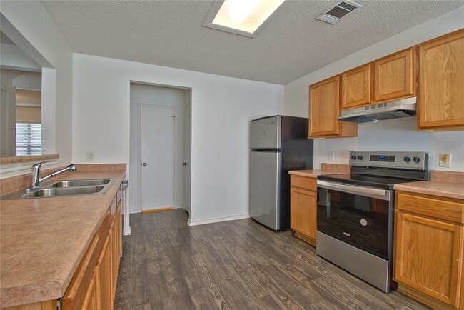 Building Photo - 1107 Thorn Creek Pl