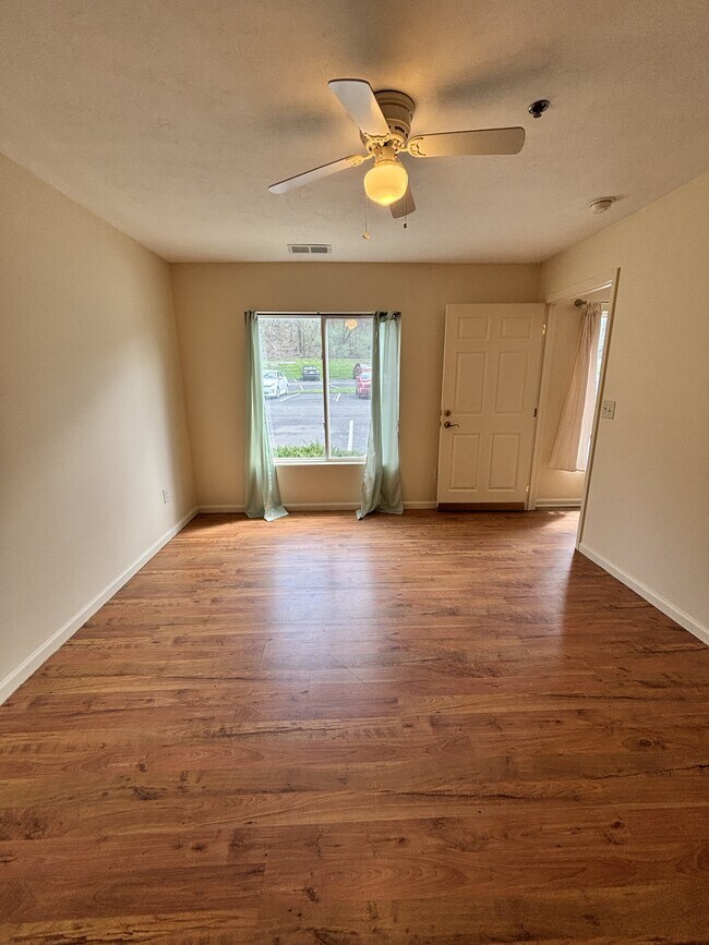 Building Photo - 1101 University Commons Dr