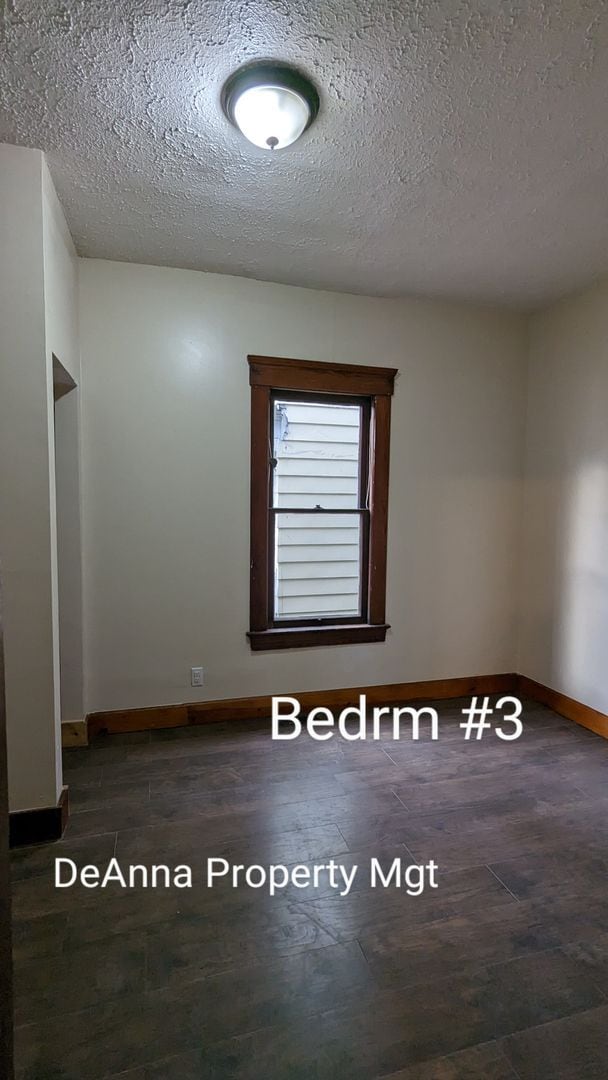 Building Photo - 3-Bedroom Duplex