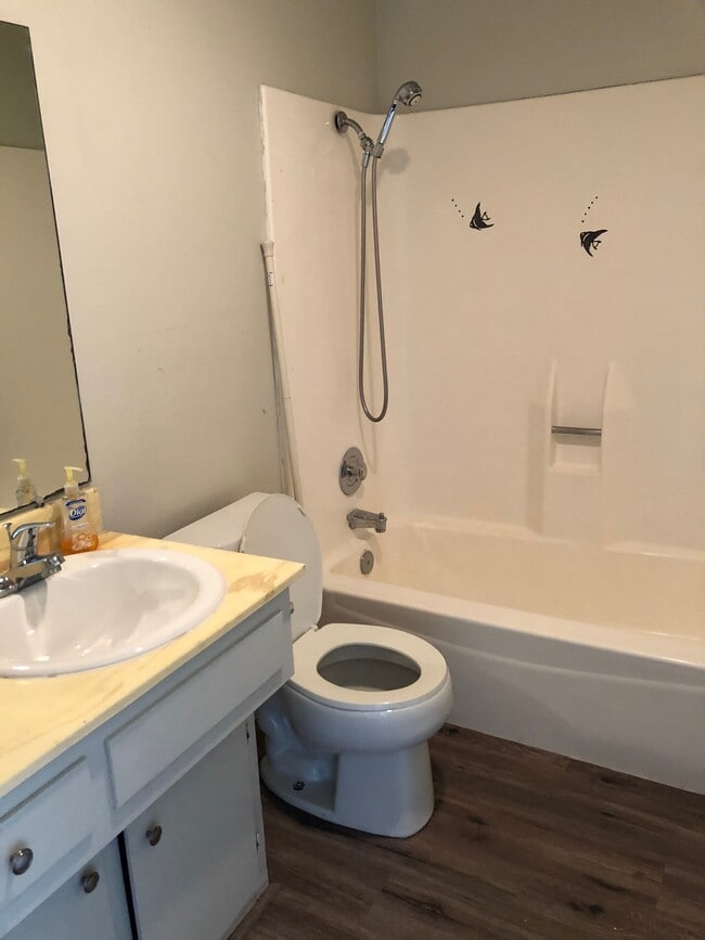 Building Photo - 333 Roosevelt St