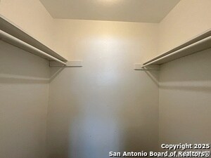 Building Photo - 2802 Lasses Blvd