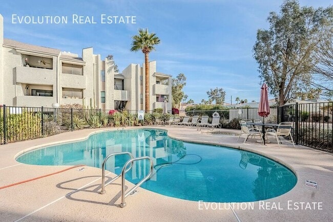 Building Photo - Modern 1BR/1BA Condo in Prime Scottsdale L...