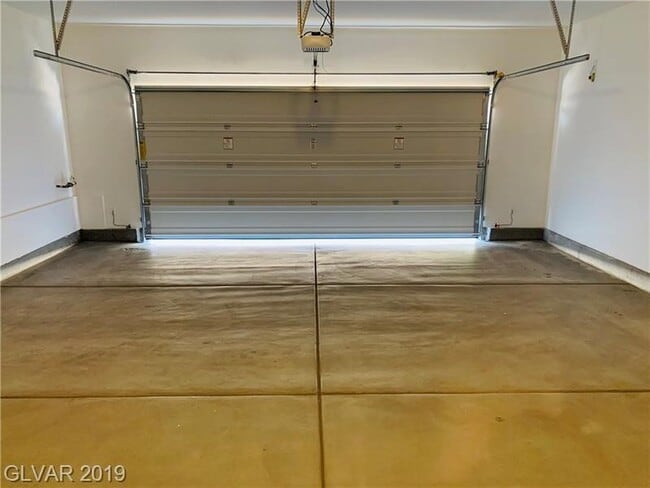 Building Photo - Amazing 2 story townhouse for lease!