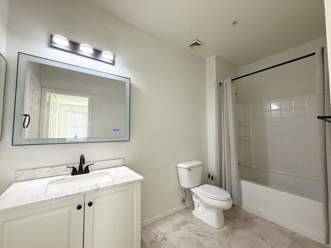 Building Photo - 1330 S Aaron