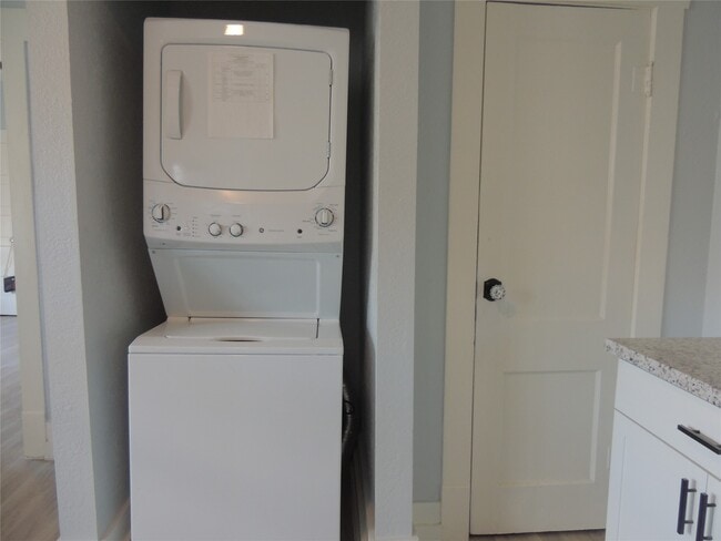 Building Photo - 3701 Bradley St