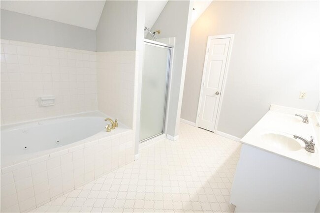Building Photo - 1092 Mountain Springs Dr