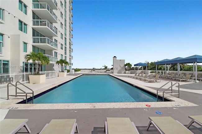 Building Photo - 1871 NW S River Dr