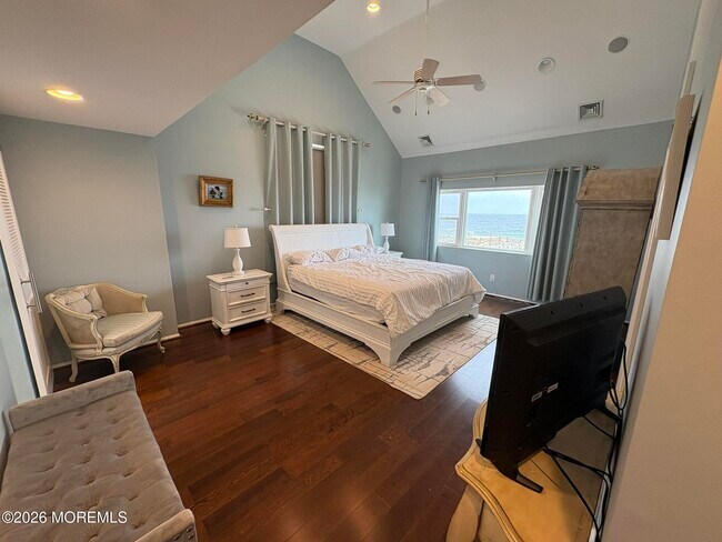 Building Photo - 3608 Ocean Terrace