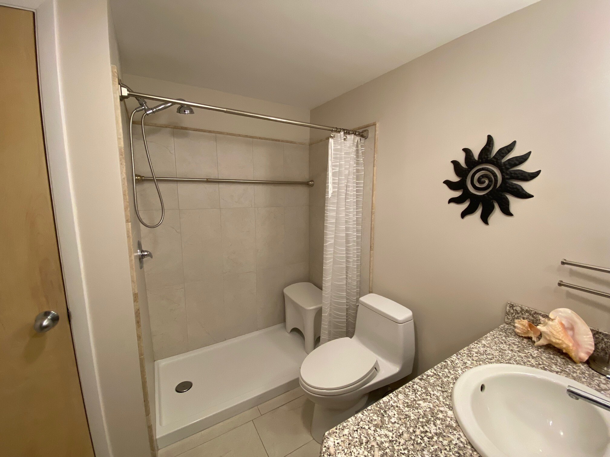 Building Photo - 2423 E Olive St