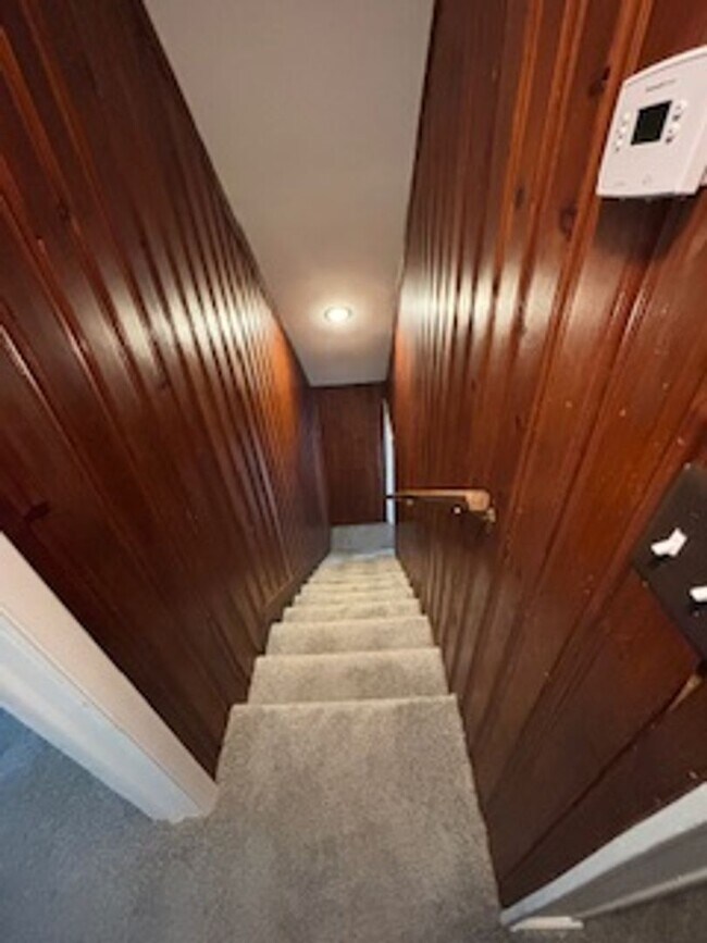 Building Photo - Nice Warren 3 bed 1 bath
