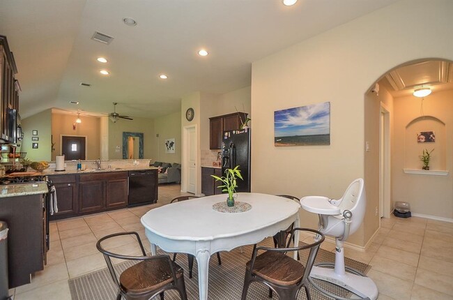 Building Photo - 3615 Sumner Lodge Dr