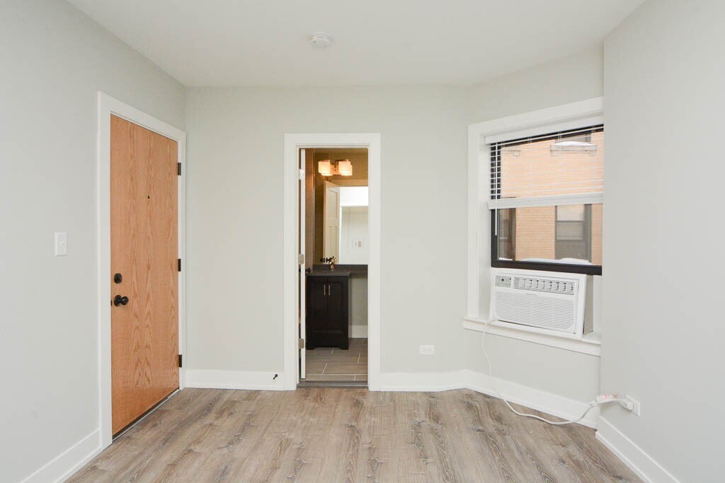 Building Photo - 432.5 W Belden Ave