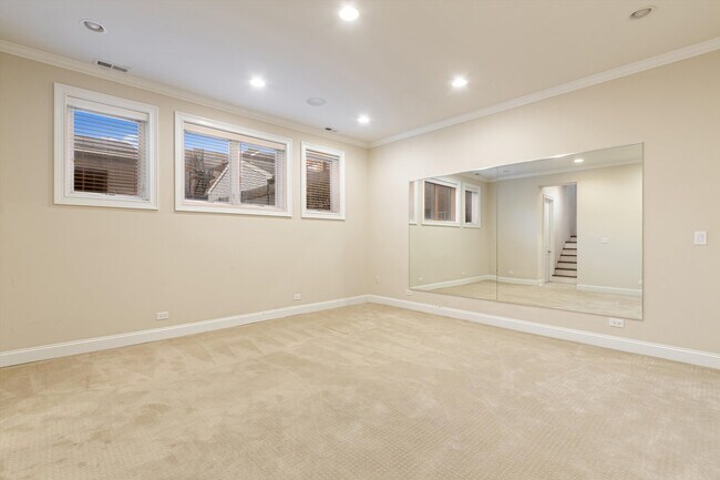 Building Photo - 2632 N Talman Ave