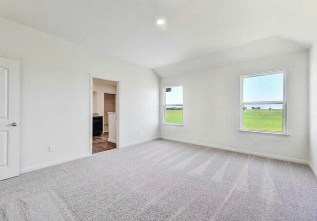Building Photo - 521 Riverdale Dr